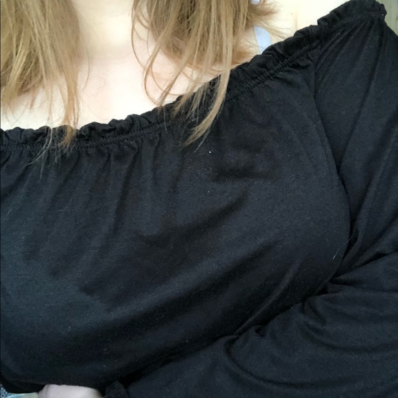 Off the shoulder top - Picture 3 of 4